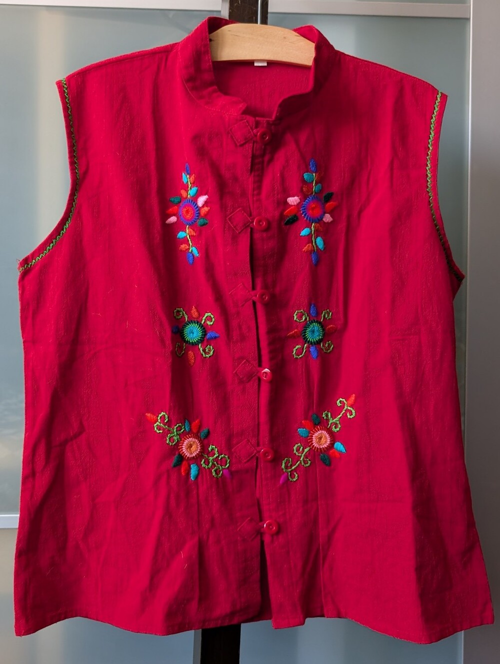 Lovely Red Embroidered Sleeveless Tank Top - Picture 7 of 11